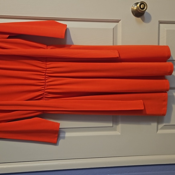 Dress - Picture 2 of 4